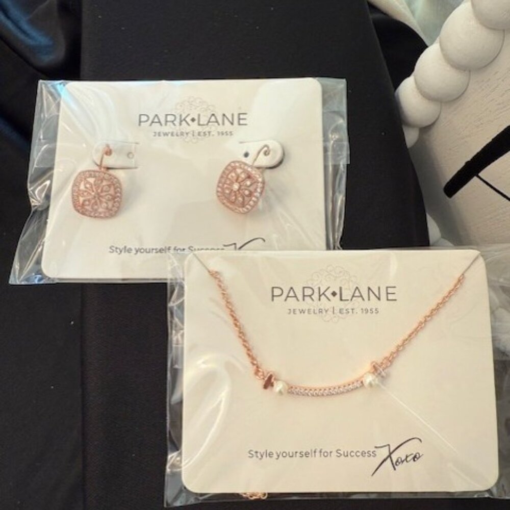 Sparkle Box Set 8-Rose Gold Medallion Earrings & Pearl-Accented Chain Necklace